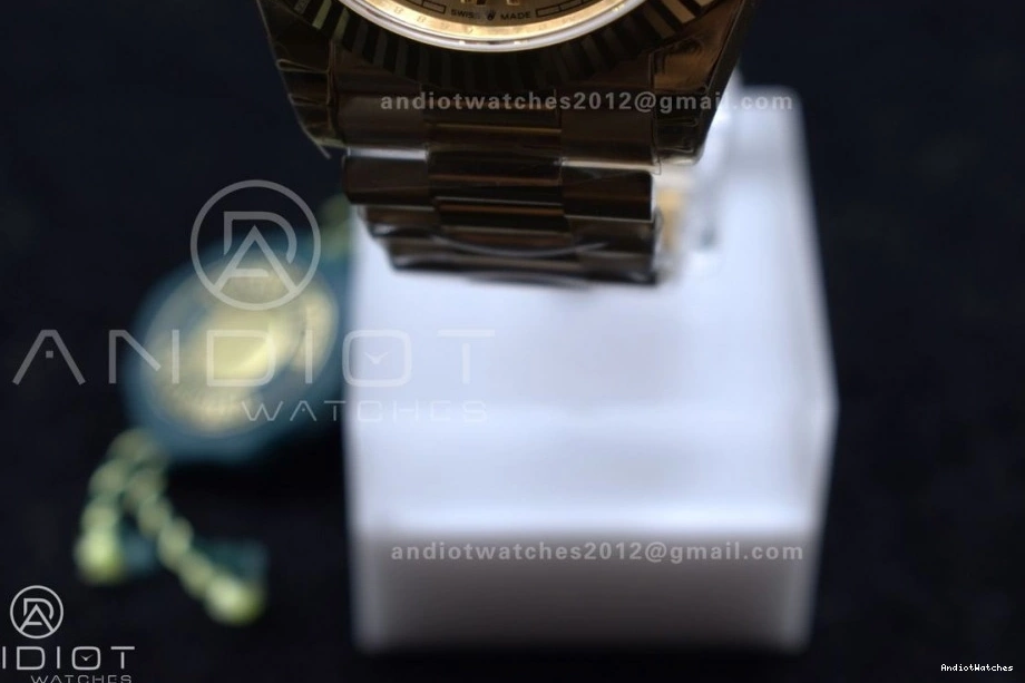 RG DayDate 40 Dial on Bracelet A GSF Weight Gold 390 OnTrend President Roman Gain 0113